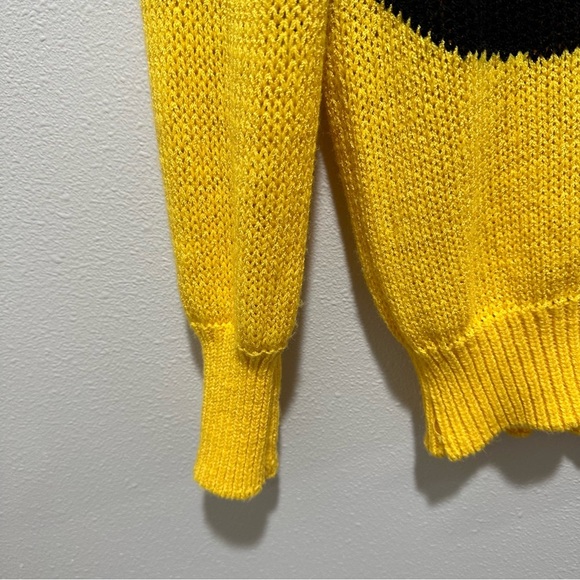 Maurada Vintage Abstract Sweater - Picture 5 of 8